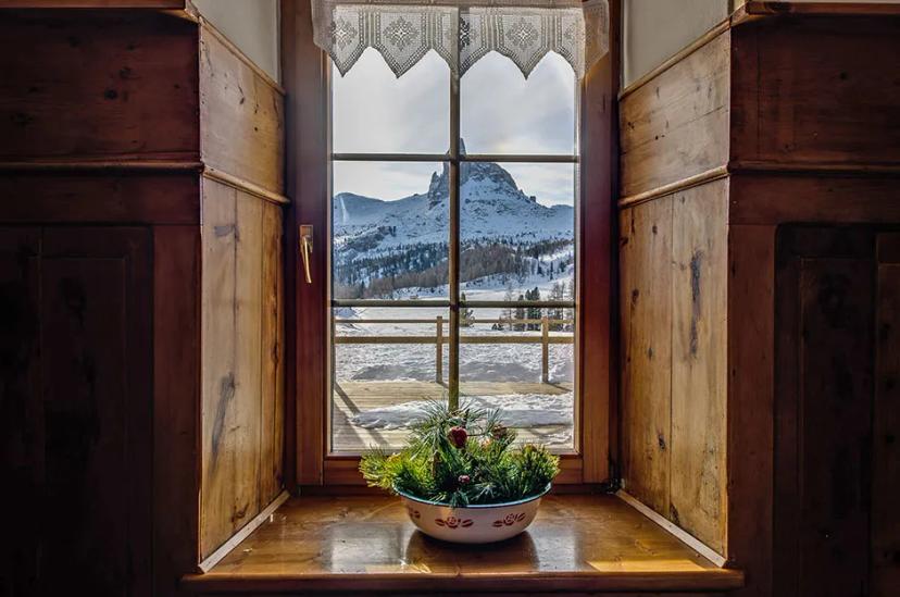 Rifugio Croda da Lago image 3